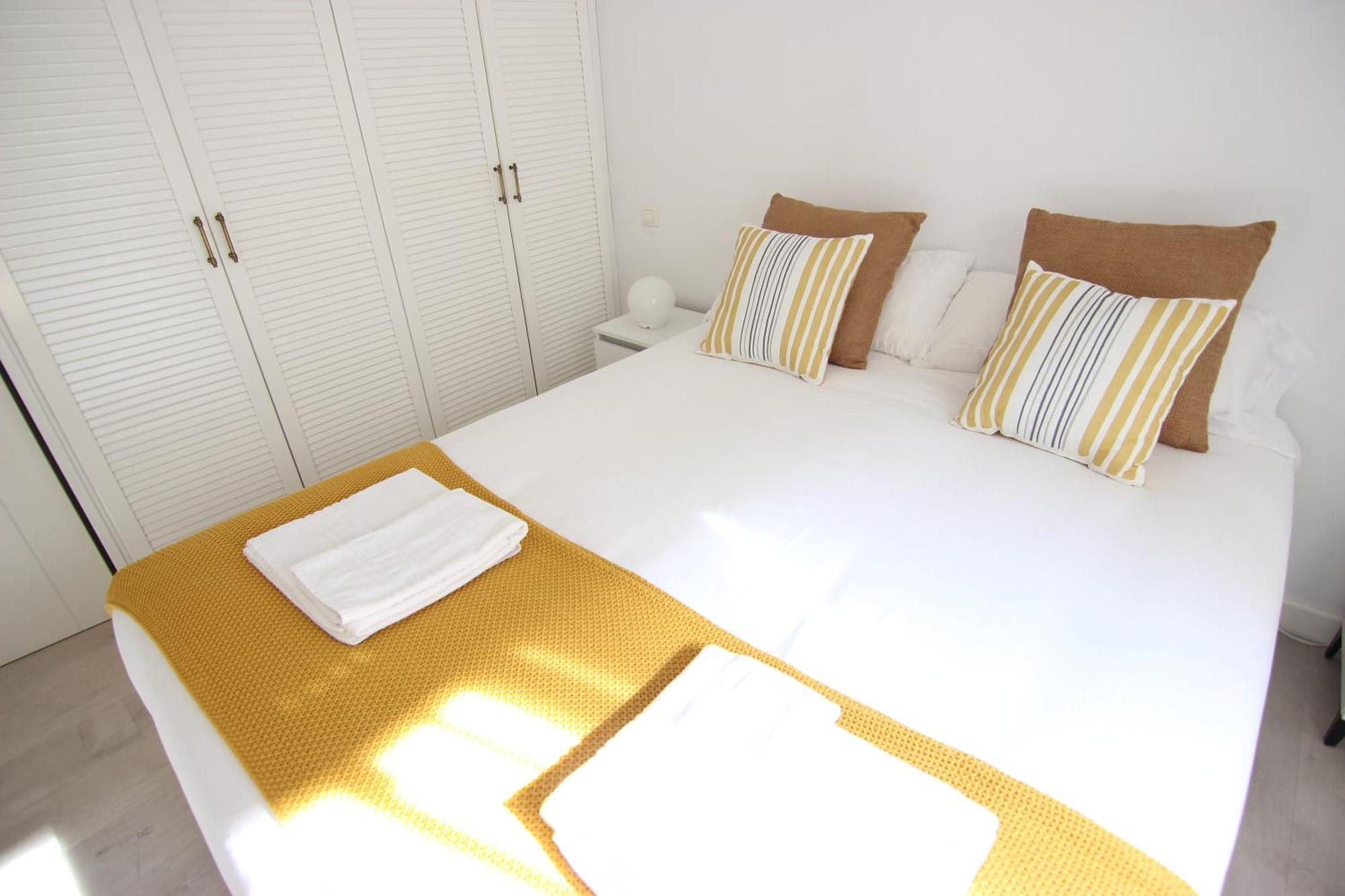 Rentalsevilla Espacioso Apartamento En La Alameda De Hercules Con Parking Экстерьер фото